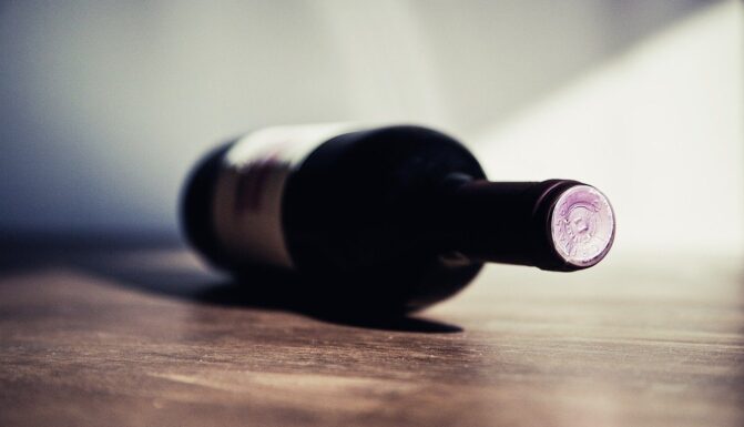 5 Signs Your Loved One is Suffering from an Alcohol Use Disorder